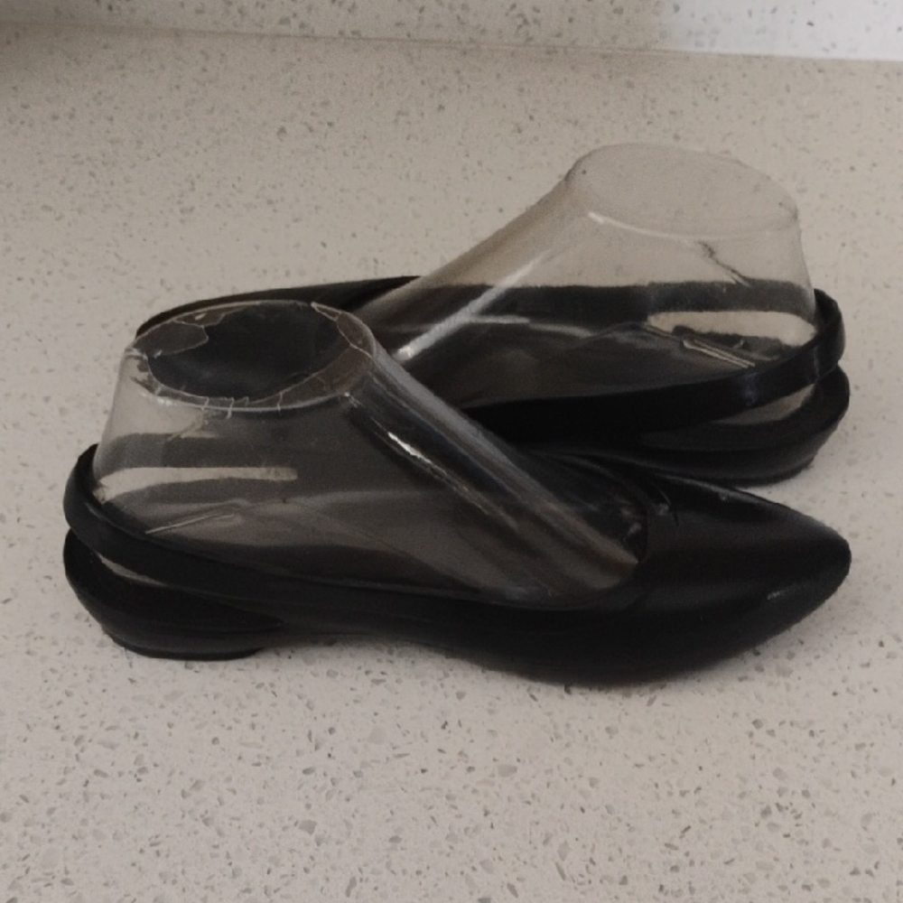 CROCS Black Flats Sleek Loafers Size 7 Women
